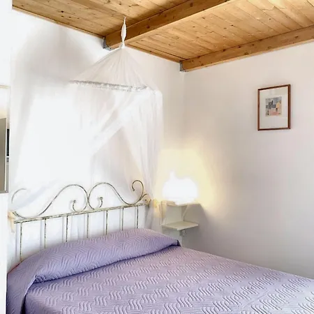 Charming In Apartment Galtelli